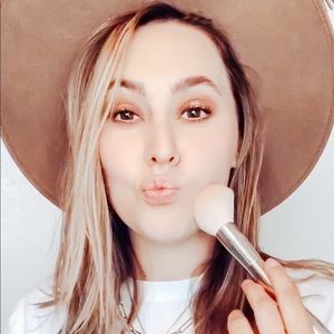 Meet your Posher, Kaleigh